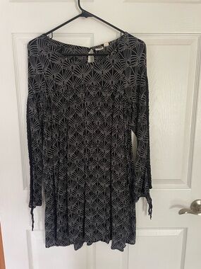 Roxy Black Patterned Long-Sleeve Dress size M